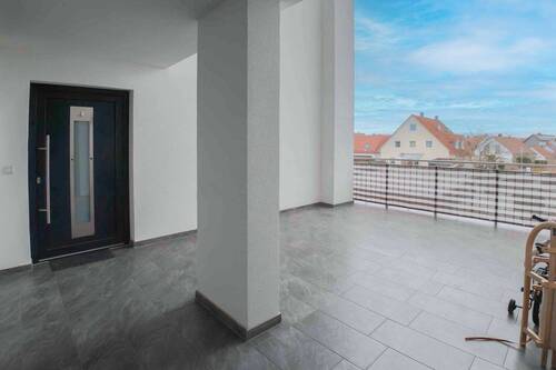 Überdachter Eingangsbereich - 