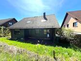 Rückansicht mit Terrasse - 9 Zimmer Mehrfamilienhaus, Wohnhaus in Ottweiler