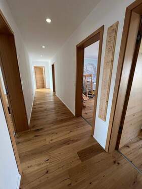 Flur zu Schlafräumen und Bad - 