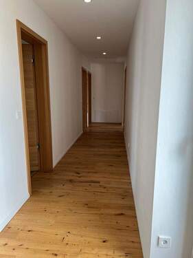 Flur zu Schlafräumen und Bad - 