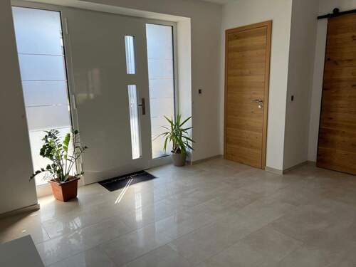 Eingang - 4 Zimmer Bungalow zum Kaufen in Gifhorn