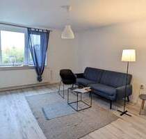 Wohnen und Investieren: 2 3-Zi.-Wohnungen + Garagen, Garten & Bungalow in Süderholz