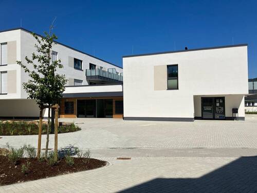 Hausansicht - Attraktive Gewerbefläche im Neubauprojekt „Weitblick“