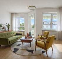 Charmante Zwei-Zimmer-Wohnung mit Kamin, Balkon und Tiefgaragenstellplatz - Frankfurt am Main Nied