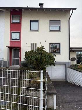 Garage - Familienfreundliches Reihenendhaus in Kehl mit idyllischem Garten