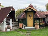 Gartenhaus mit Grillstelle - 