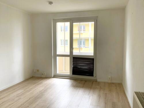 Wohn-/Schlafbereich - Modernes Apartment mit bodentiefer Dusche und Loggia