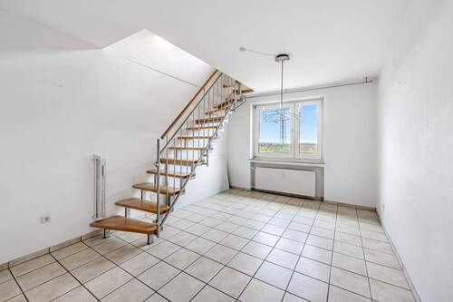 Verbindungstreppe Eigentümerwohnung - 