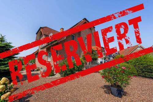 Frontansicht - Energiefreundliches 2-Familienhaus mit Einliegerwohnung in begehrter Lage von Südkirchen