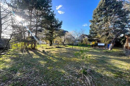 Grundstück hinten - 