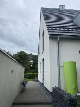 seitlicher Hauseingang - Einfamilienhaus mit 288,00 m² in Vallendar zum Kaufen