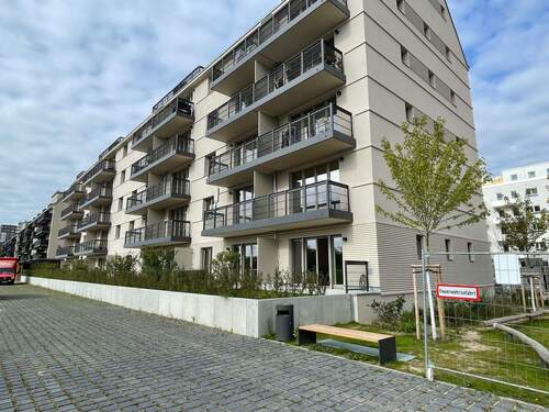 Hausansicht - Etagenwohnung mit 75,00 m² in Berlin zur Miete