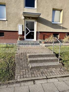 Eingangsbereich - Gepflegte Dachgeschosswohnung wird frei für Sie!