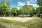 Spielplatz in der Nähe - 