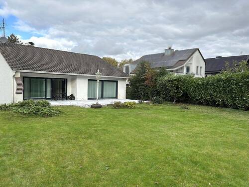 Hausrückseite - 4 Zimmer Einfamilienhaus zum Kaufen in Solingen