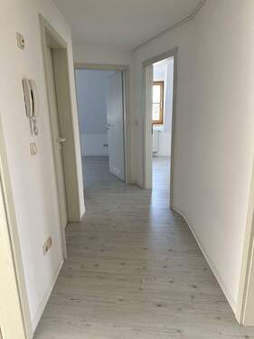 Flur - Etagenwohnung mit 101,30 m&sup2; in Auerbach/Vogtland zum Kaufen