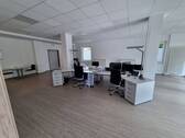 20250902_110438.jpg - großzügige Gewerbefläche in Meschede
