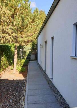 Nordansicht mit Garten - Bungalow mit 220,00 m&sup2; in Bad Füssing zum Kaufen