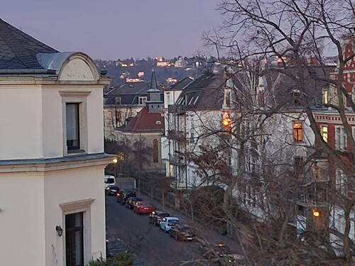 Blick aus dem Wohnzimmer - Exklusive 2-Zimmer Wohnung mit gehobener Innenausstattung in Dresden