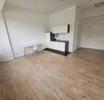 TOP Lage - geräumige 1 Zimmer Wohnung mit Einbauküche - ggf. Parkplatz im Innenhof - Berlin Tiergarten