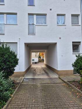 Zufahrt zum Stellplatz - 