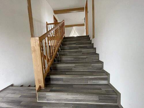 Treppe zum Wohnraum - 