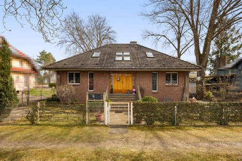 Hausansicht - 6 Zimmer Einfamilienhaus zum Kaufen in Falkensee