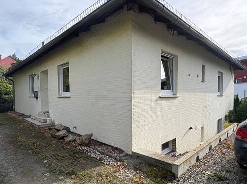 Zufahrt, Parkplatz - 