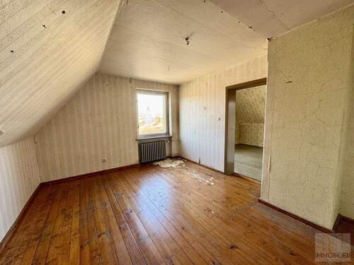 OG: Individuell nutzbares Zimmer - 