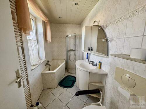 EG: Badezimmer - 