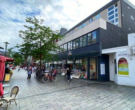 Wohn-/Geschäftshaus - Fußgängerzone - hübsche Single-Wohnung - an der Rahlstedter Fußgängerzone