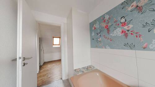 Badezimmer im Dachgeschoss - 