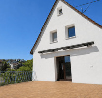 Einfamilienhaus mit großzügiger Terrasse und Garten - Raum für Familie und kreative Entfaltung - Billigheim