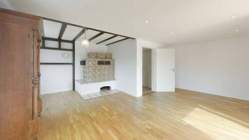 Wohnzimmer im Hochparterre/Erdgeschoss - 6 Zimmer Einfamilienhaus zum Kaufen in Billigheim