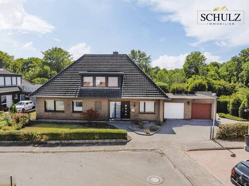 Ansicht - ** Warum neu bauen? Großzügiges Familienhaus mit Traumgarten und Bachlauf **