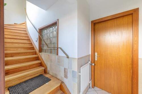 Separate Zugänge - Mehrfamilienhaus, Wohnhaus mit 202,00 m² in Reinbek zum Kaufen