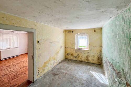 Raum(1) - 