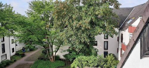 Blick vom Balkon nach Westen - 2 Zimmer Etagenwohnung zum Kaufen in Düsseldorf