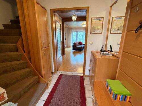 Eingang Wohnbereich.jpeg - 5 Zimmer Einfamilienhaus zum Kaufen in Georgensgmünd