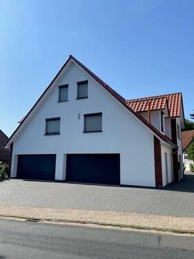 Ansicht mit Garage - 3 Zimmer Etagenwohnung zur Miete in Achim