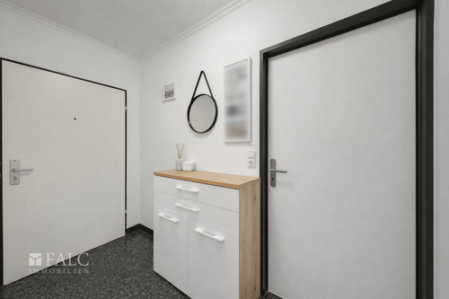 Flur - 4 Zimmer Etagenwohnung zum Kaufen in Köln-Zündorf