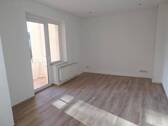 Wohnen - Wohnung mit edler Ausstattung: Balkon, Design-Fußboden, viereckiger Waschtisch, Deckenspots uvm..