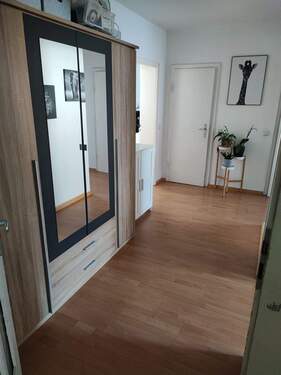 Flur und Eingangsbereich - Etagenwohnung mit 60,00 m² in Saarbrücken zur Miete