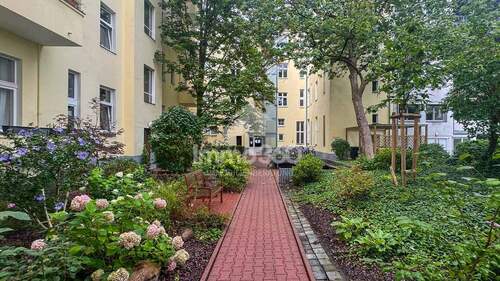 gepflegter Innenhof - 2 Zimmer Etagenwohnung in Berlin
