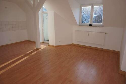 Wohnzimmer - 2 Zimmer Etagenwohnung in Chemnitz