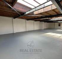 ebenerdig angediente Hallenfläche mit Sektionaltor und Freilfäche in Hamburg-Billbrook