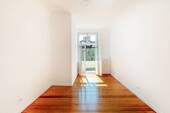 Weiteres Zimmer mit Balkon - 