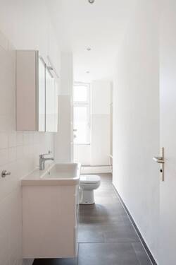 Bad mit Wanne im 4. OG - 