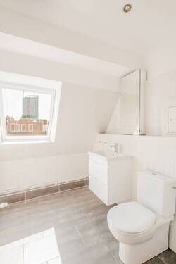 Bad mit Dusche im 5. OG - 