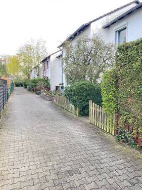 Zuwegung zum Haus - 